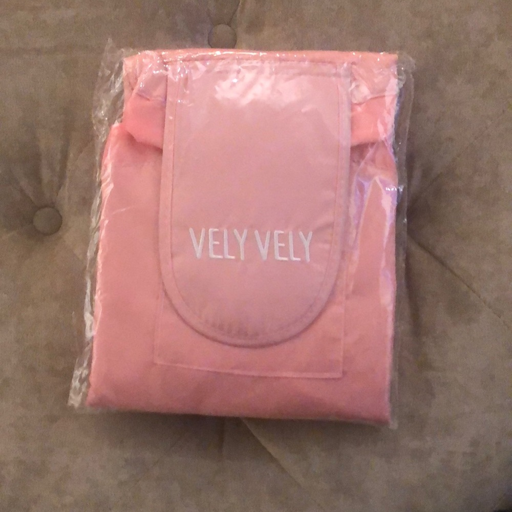Vely Vely drawstring makeup bag